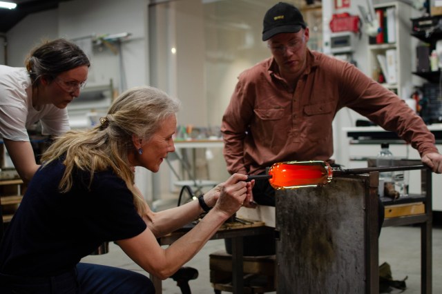 Cathrine Maske working with glass sculpture in S12 during her residency